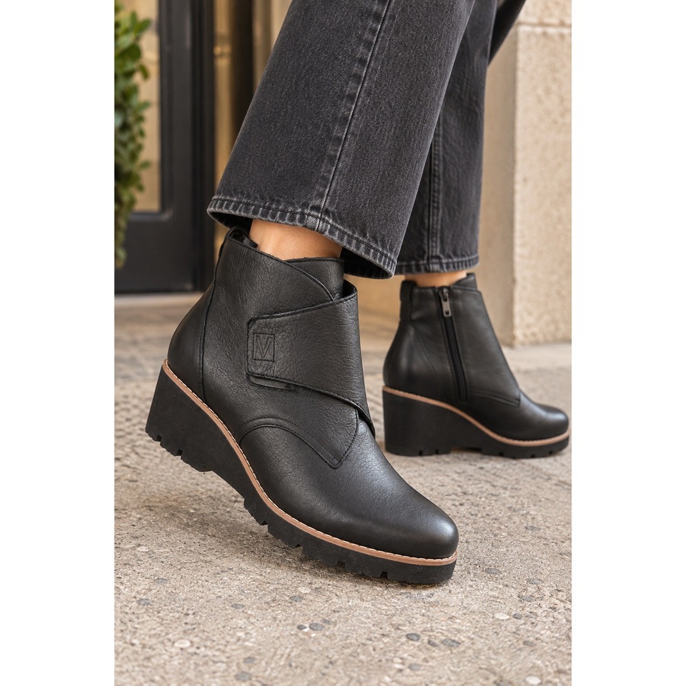 Vionic Abby Black Leather Wrap Wedge Lug Sole Comfort Ankle Booties 11